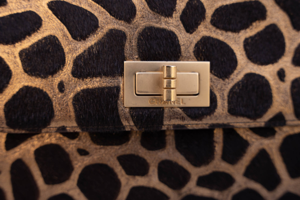 Chanel Limited Edition Klappentasche aus Kalbshaar mit Giraffendruck