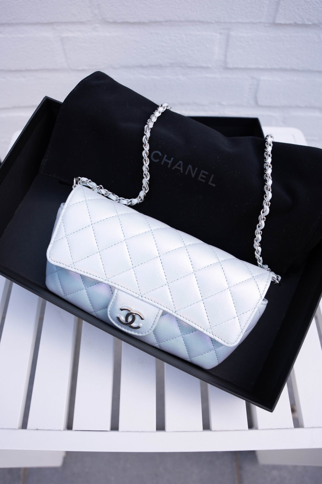 Chanel Mini Classic Flap- Parelmoer Edition